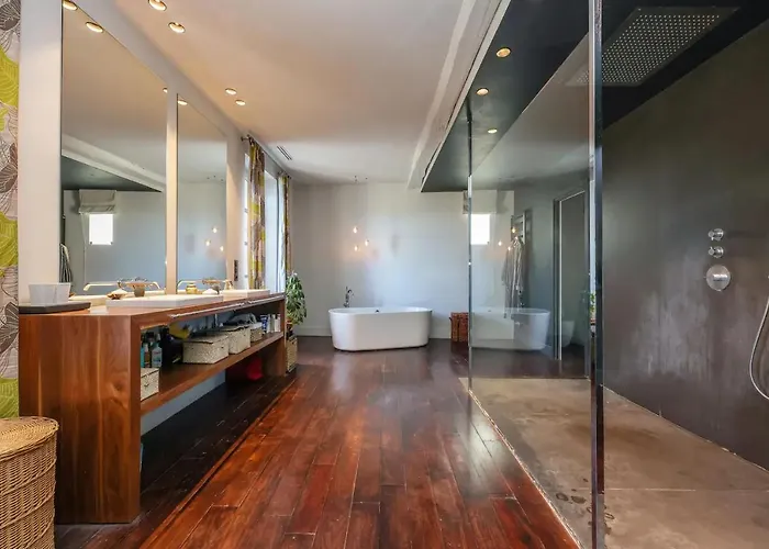 Ferienhaus Maison De Charme - Piscine - Hypercentre - 300m2 *